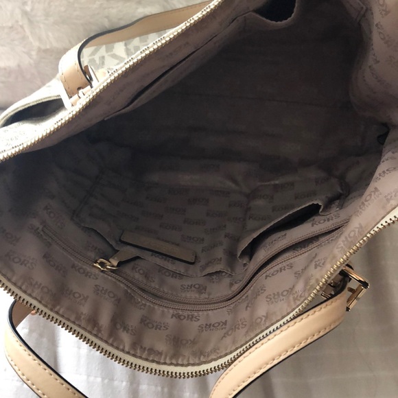 Michael Kors Tote - Picture 4 of 5